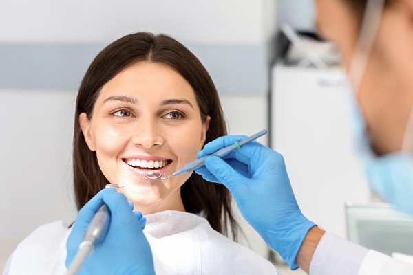 How A Dentist Can Repair A Chipped Tooth With Dental Bonding